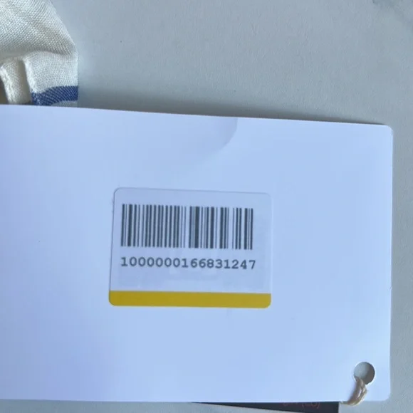 Fiorio scarf. Brand new with tags. - Picture 4 of 5